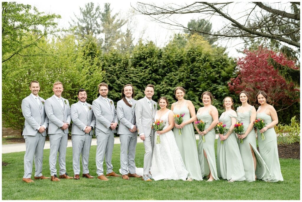 bride and groom, Saugatuck Michigan, spring wedding, tulip bouquet, wedding photos, ivy house venue