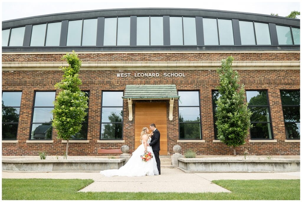 Summer wedding, wedding photos, grand rapids wedding, Michigan wedding, wedding photographer, holland photographer, Leona road venue, bride and groom